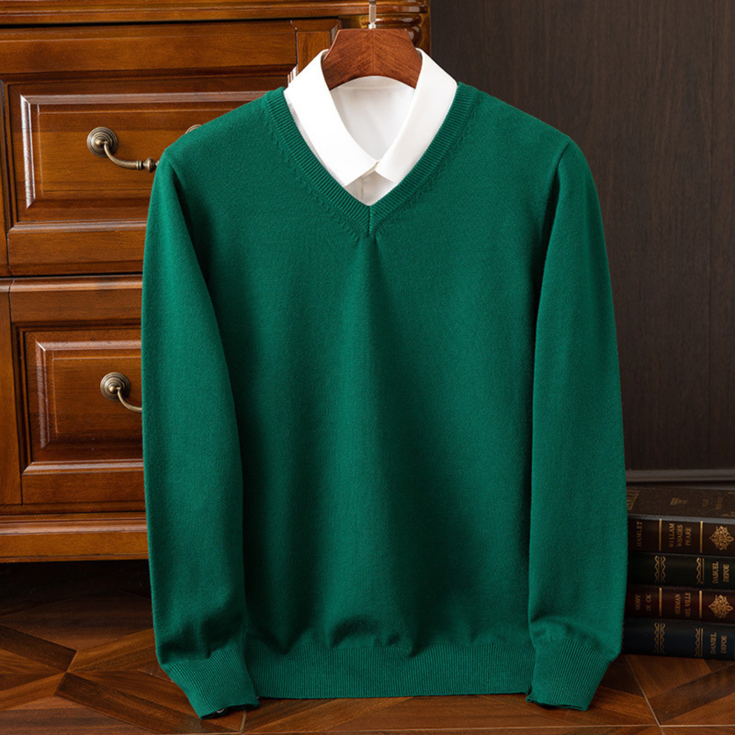 RUGGERI MILANO™ | MAGLIONE ELEGANTE A COLLO A V